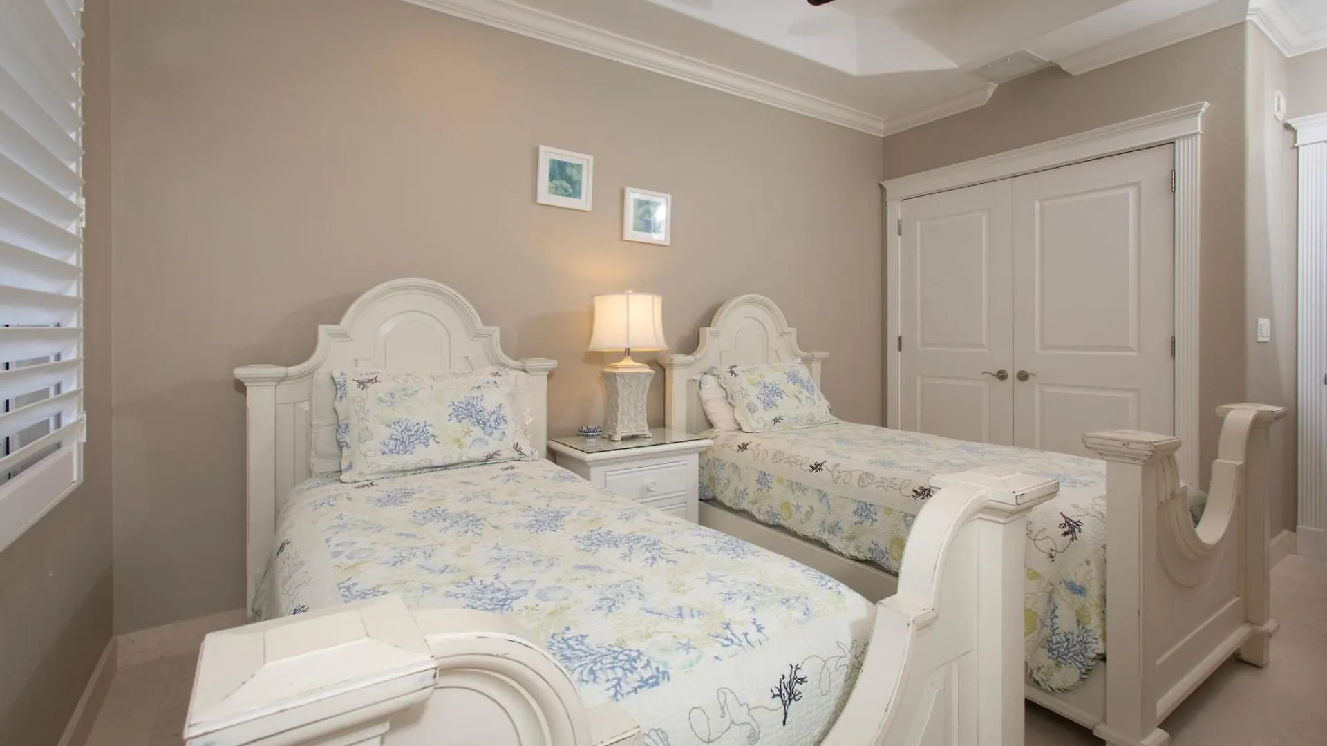 South Bay Beach Club 35 Penthouse - 3 Bedroom 3 Bathroom Unit George Town 0*,  Cayman Adaları